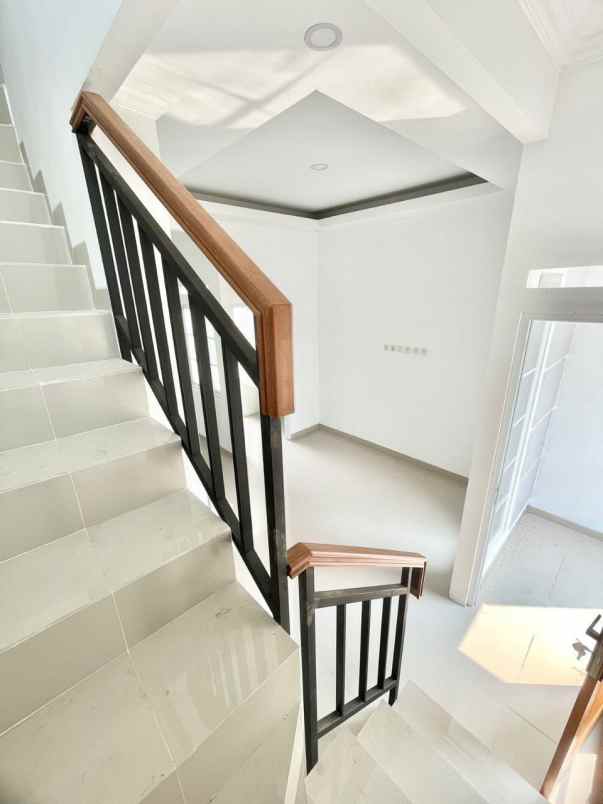 dijual rumah jln benda raya pondok