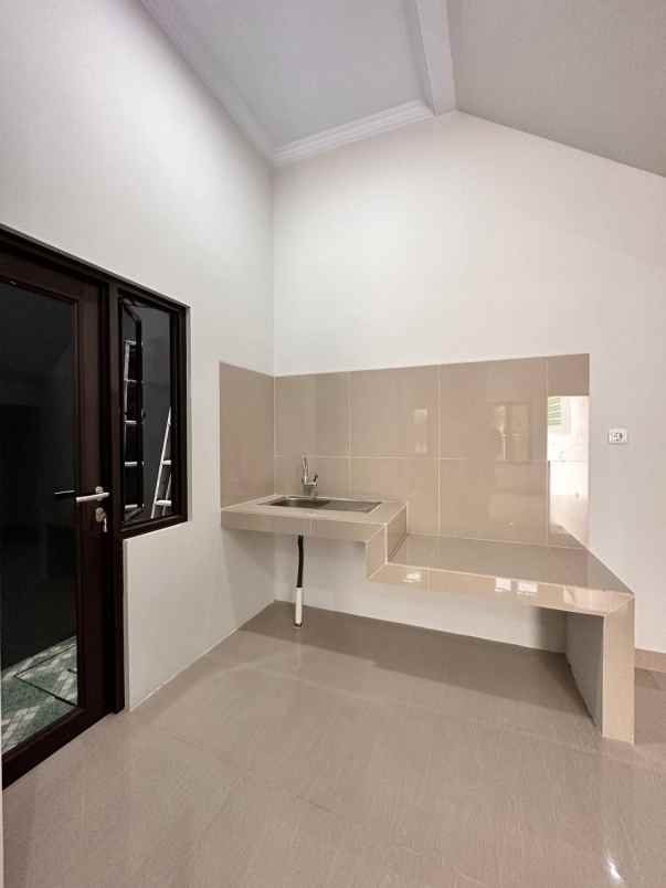 dijual rumah kalisari