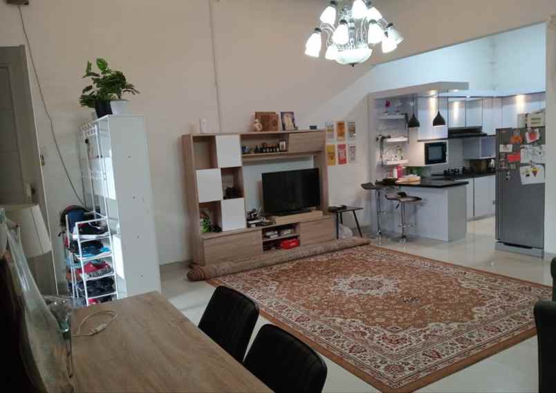 dijual rumah kawaluyaan