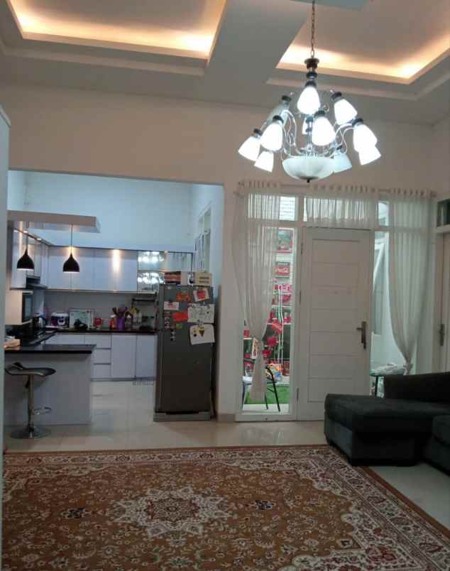 dijual rumah kawaluyaan