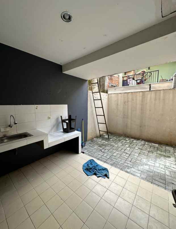 dijual rumah kedaung sawangan depok