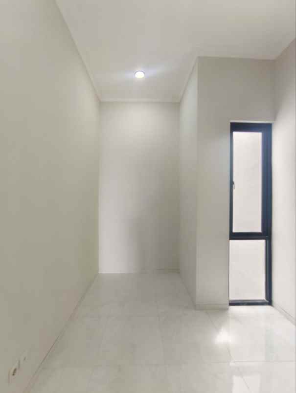 dijual rumah kedung baruk