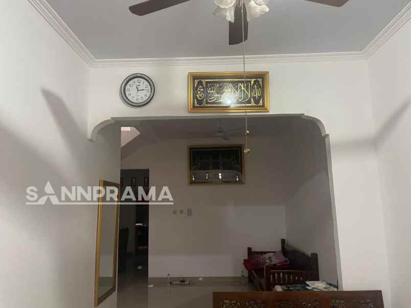 dijual rumah kelapa dua wetan