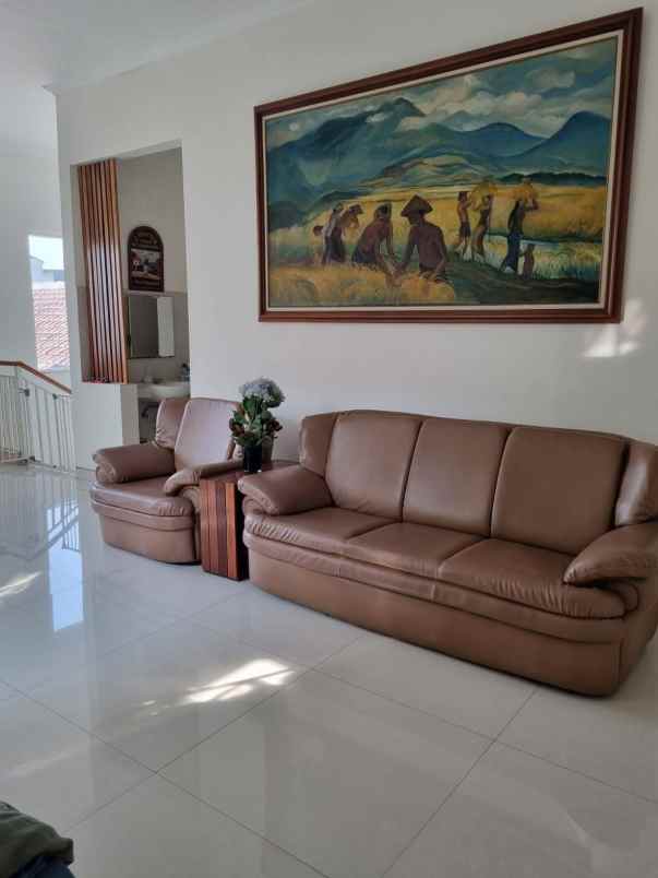 dijual rumah kendangsari