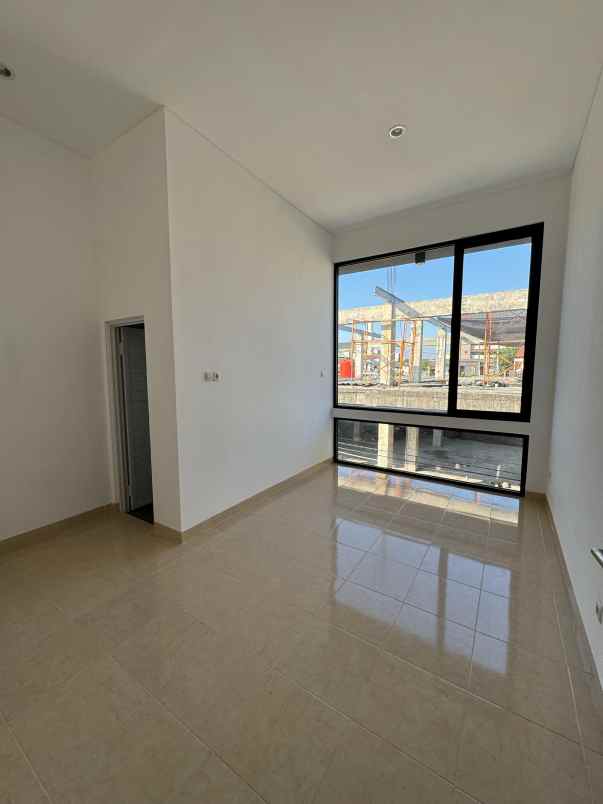 dijual rumah ketintang