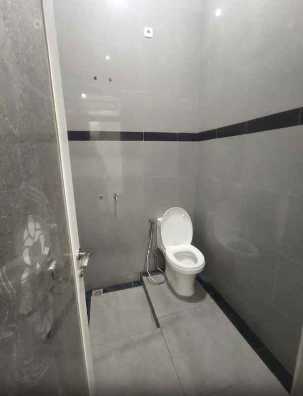 dijual rumah ketintang permai