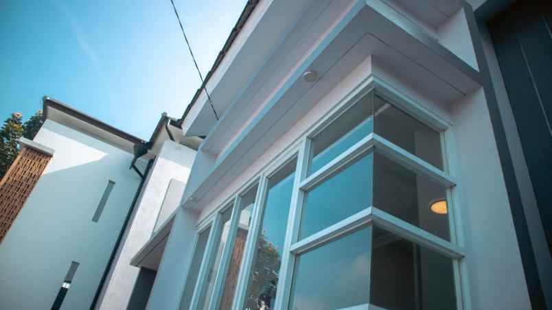 dijual rumah kolonel masturi lembang