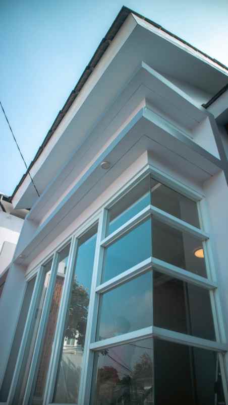 dijual rumah kolonel masturi lembang