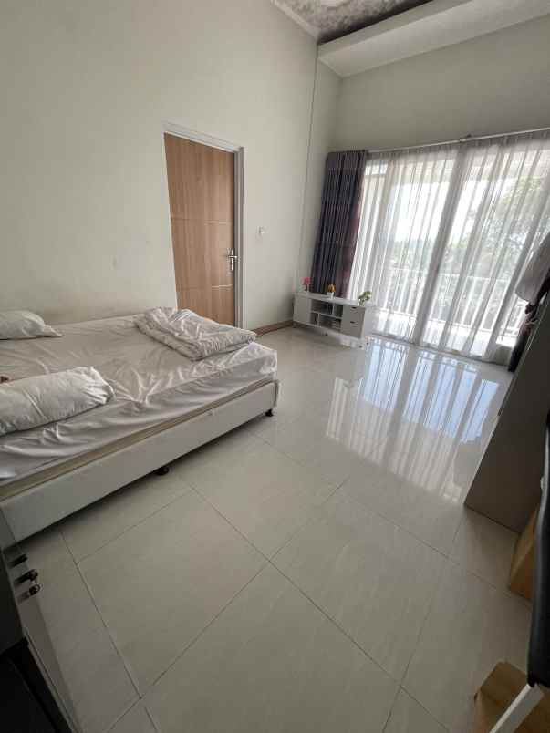 dijual rumah komp villa bandung indah