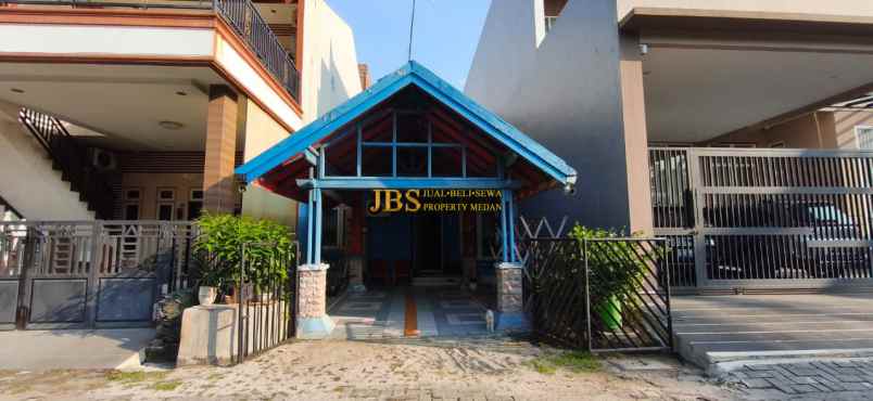 dijual rumah komplek cemara hijau jalan