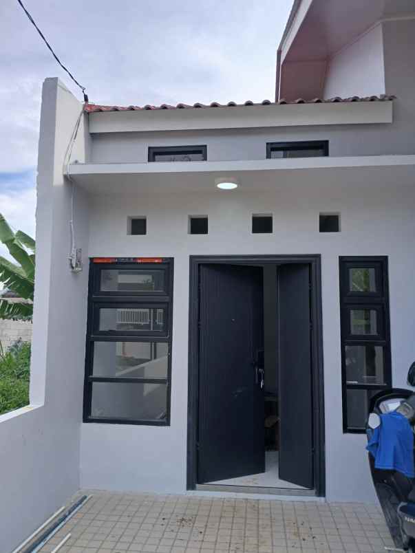 dijual rumah komplek cijambe