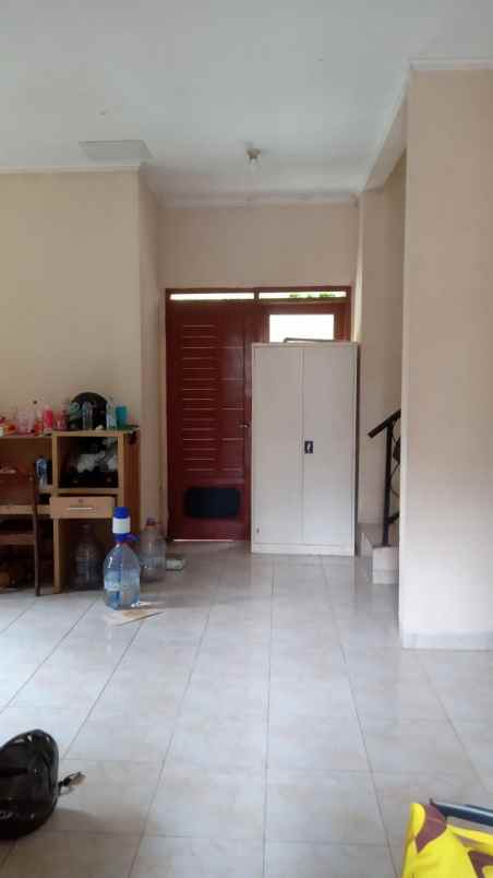 dijual rumah komplek ciwaruga