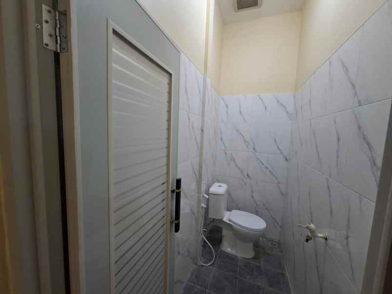 dijual rumah komplek duta kranji