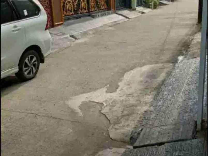dijual rumah komplek duta kranji
