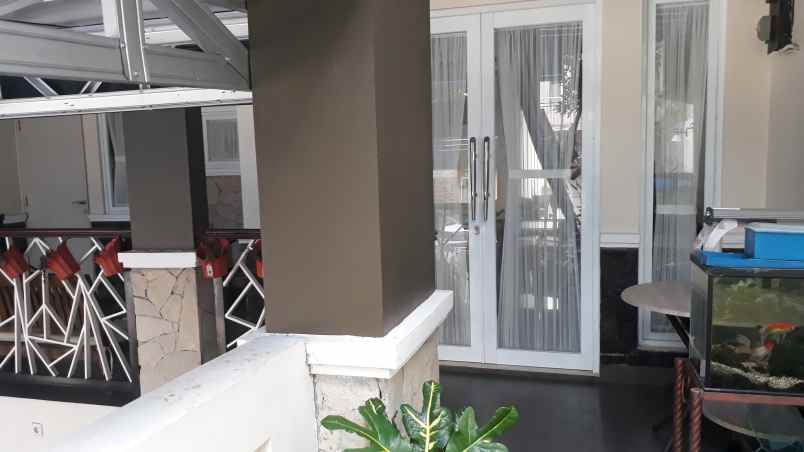 dijual rumah komplek flo residence kav