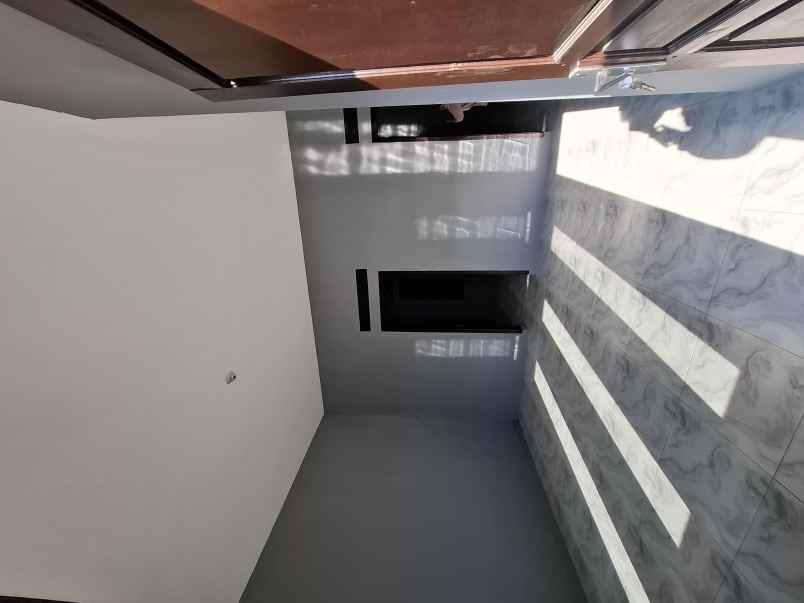 dijual rumah komplek lisvie village jl