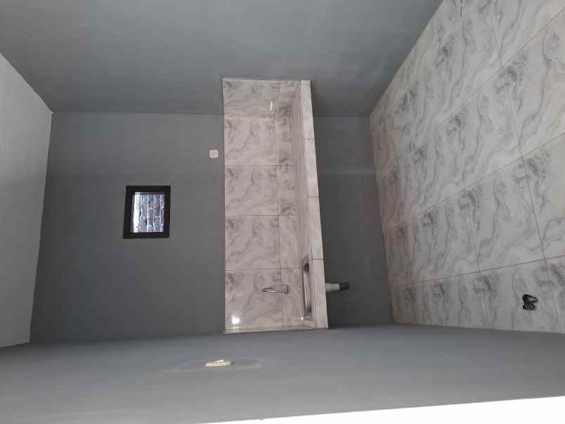 dijual rumah komplek lisvie village jl