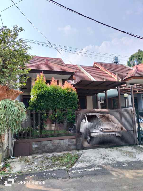 dijual rumah komplek pondok hijau