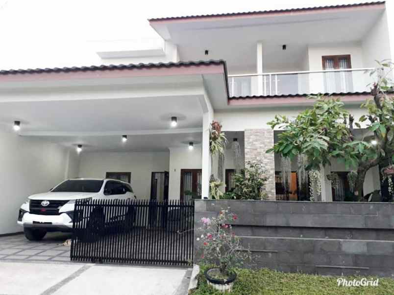 dijual rumah komplek rispa iv jl kelapa