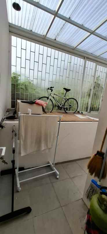 dijual rumah komplek sariwangi