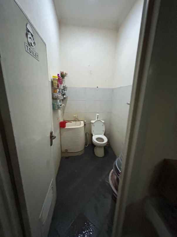 dijual rumah komplek sariwangi