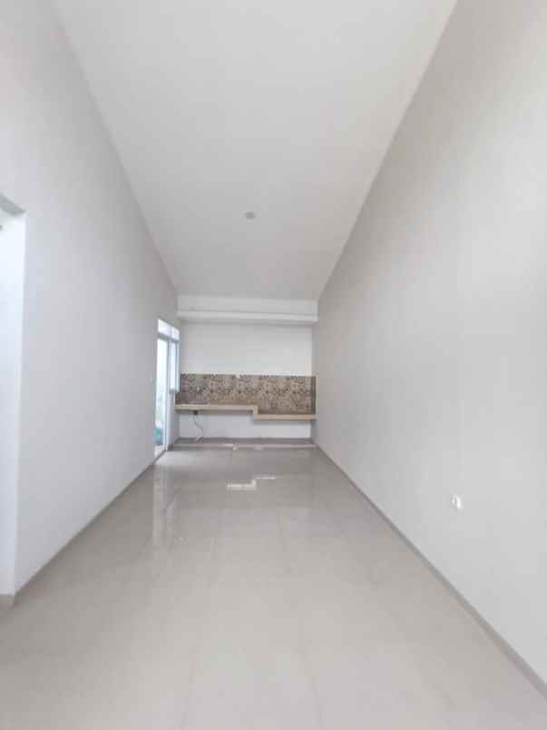 dijual rumah komplek vila dago pamulang