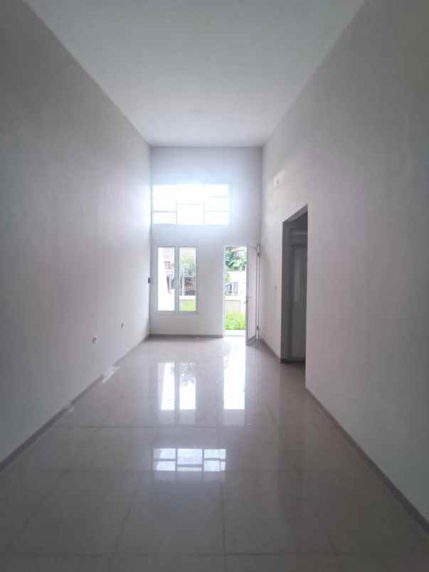 dijual rumah komplek vila dago pamulang