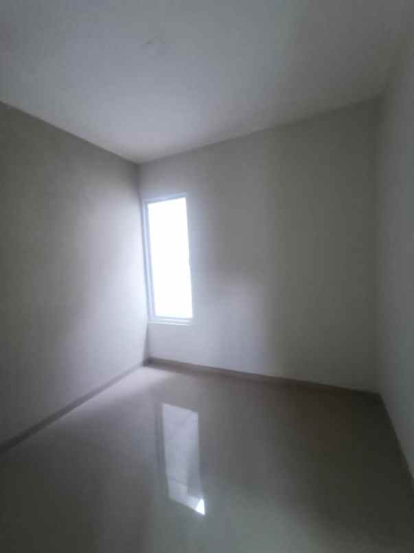 dijual rumah komplek vila dago pamulang