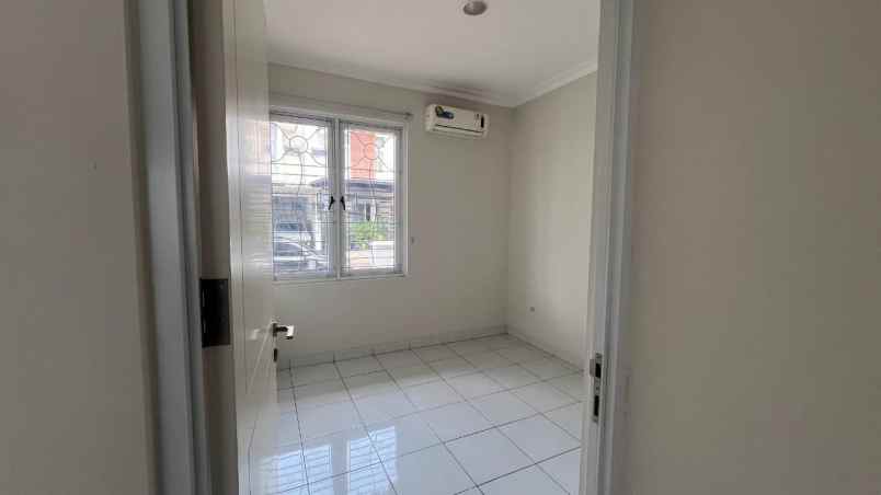 dijual rumah kota wisata cibubur