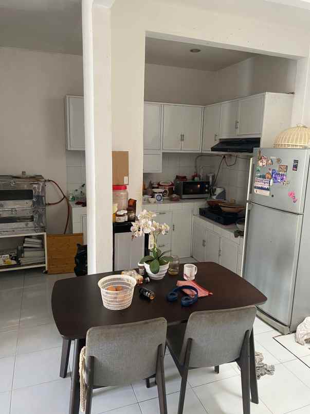 dijual rumah krukut raya