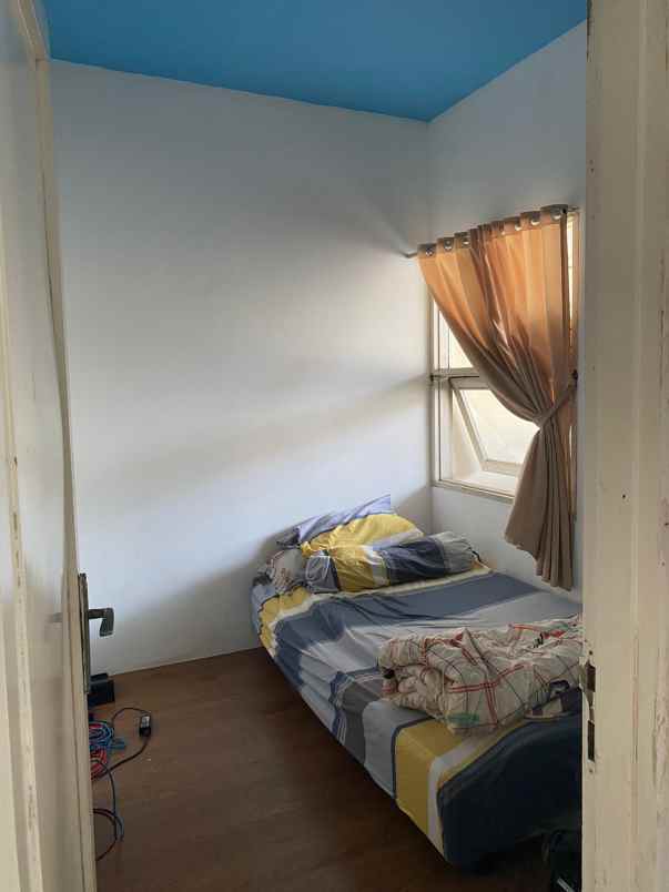 dijual rumah krukut raya