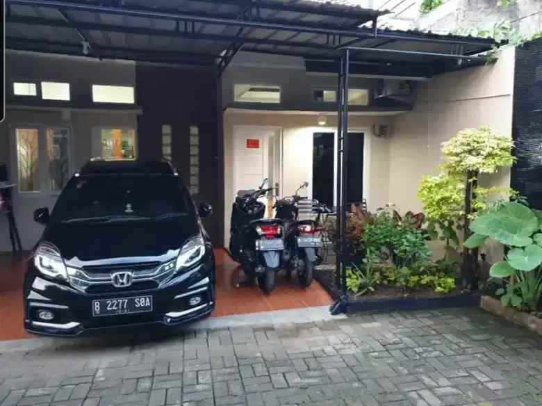 dijual rumah kukusan beji