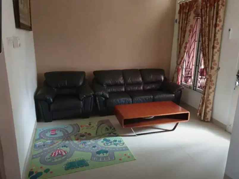 dijual rumah kukusan beji