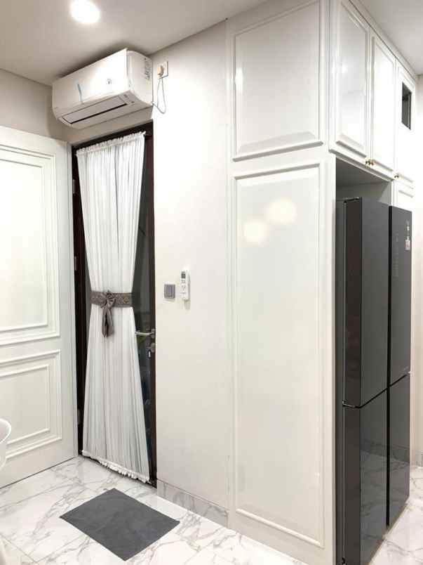 dijual rumah lavon semi furnished