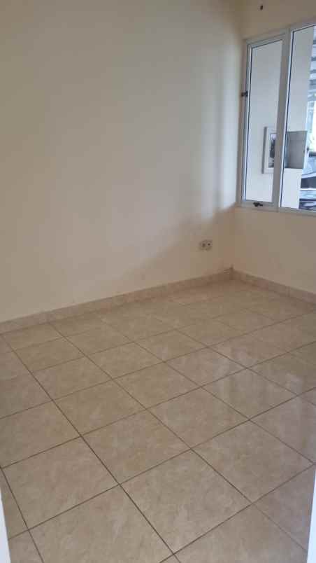 dijual rumah lebak bulus