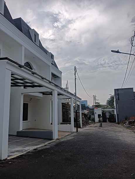 dijual rumah lebak bulus