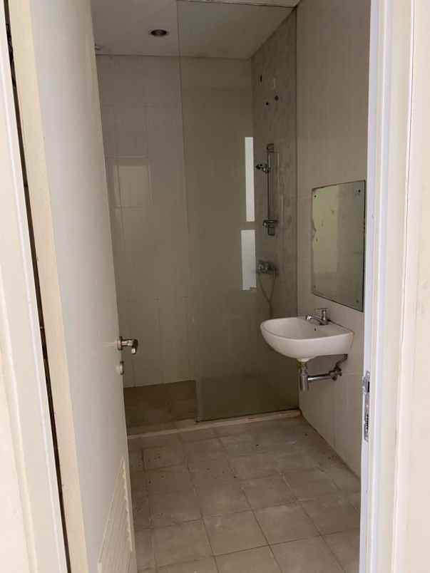 dijual rumah limo depok jawa barat