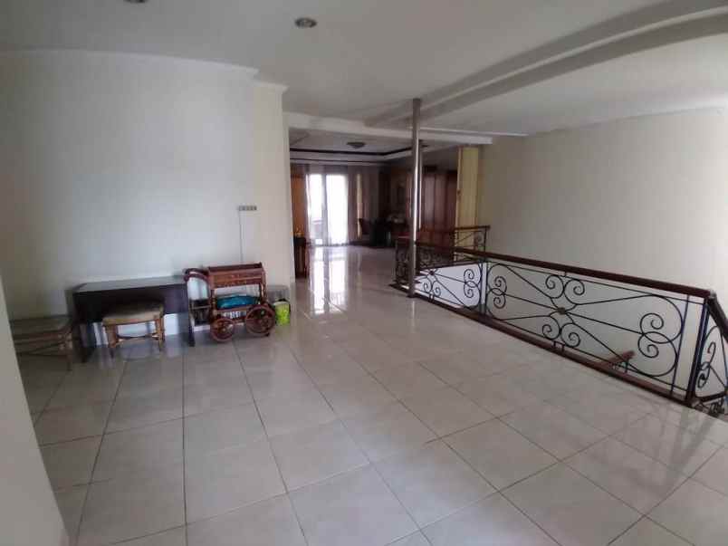 dijual rumah lokasi villa gading indah kelapa gading