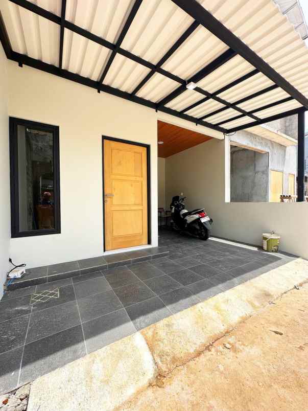 dijual rumah lubang buaya