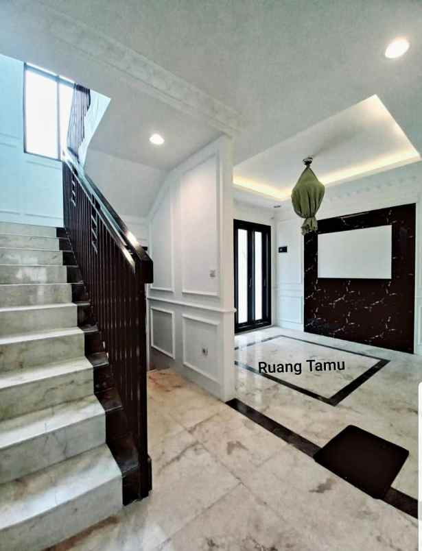 dijual rumah luxury di ciganjur jagakarsa