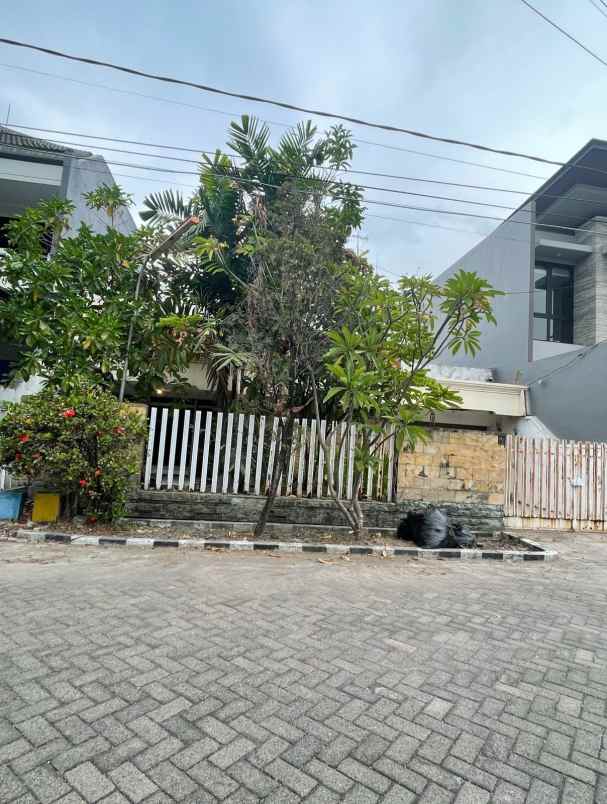dijual rumah manyar kartika