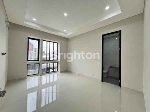 dijual rumah manyar kertoadi