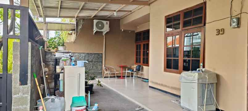 dijual rumah manyar tompotika manyar