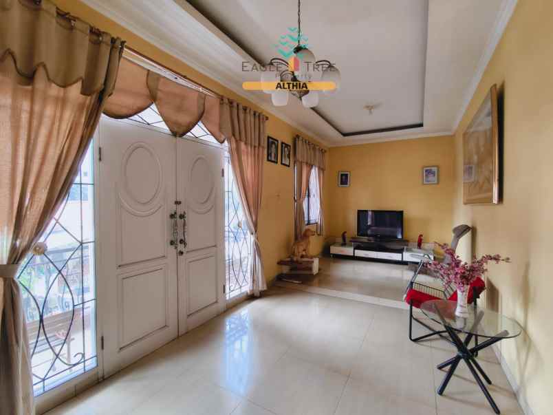 dijual rumah metro permata