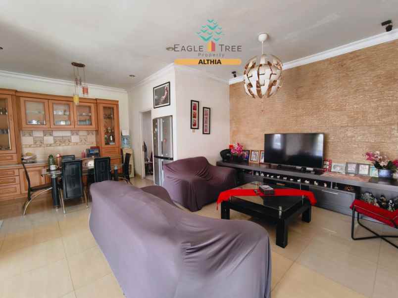 dijual rumah metro permata