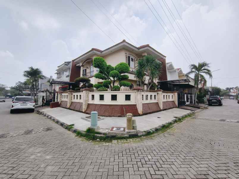 dijual rumah metro permata