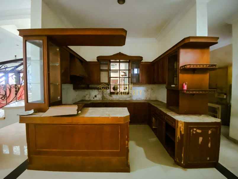 dijual rumah mewah 10 kamar akses mudah di kalasan