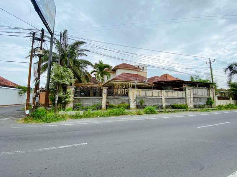 dijual rumah mewah 10 kamar akses mudah di kalasan