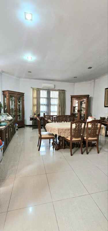 dijual rumah mewah 2 lantai dicurug indah jatiwaringin