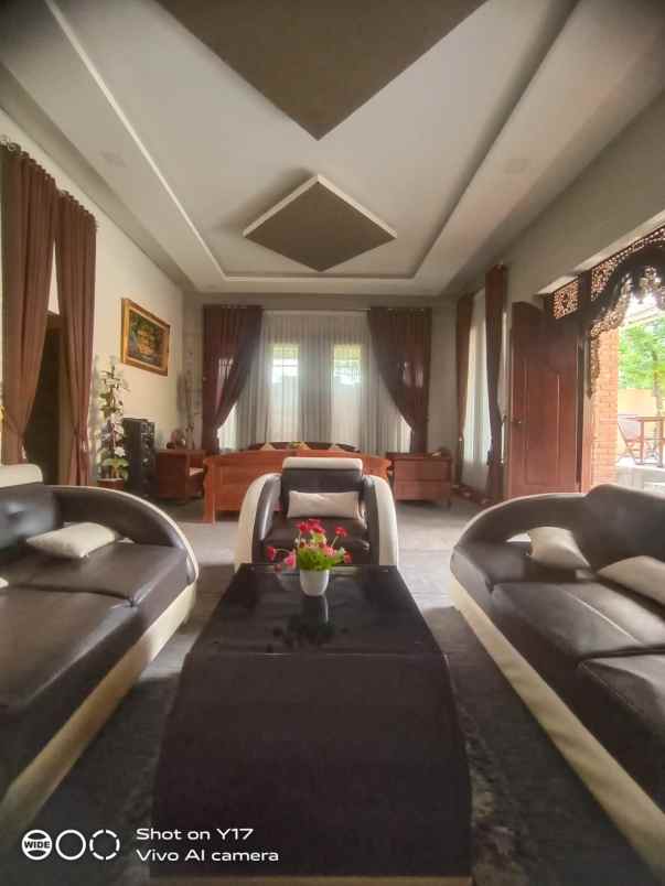 dijual rumah mewah barat jogja dekat pasar tempel